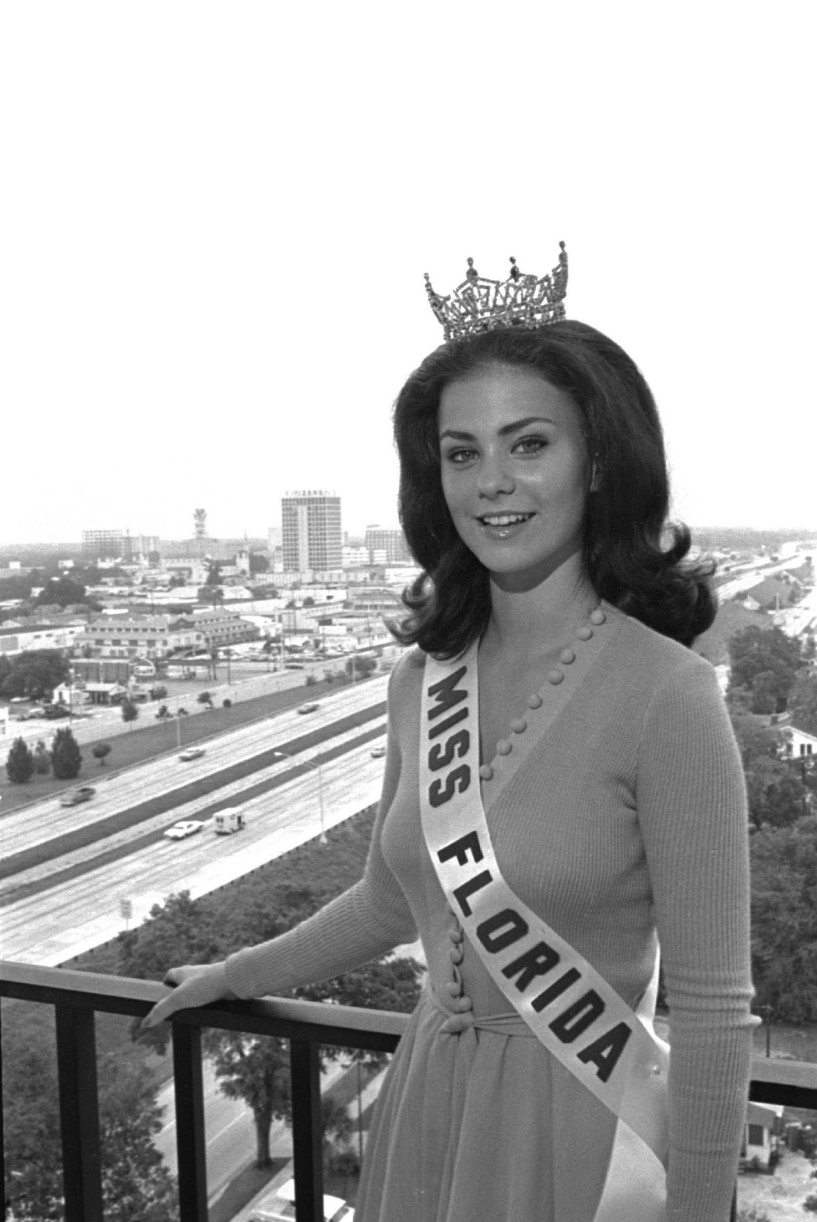 1974: Delta Burke
